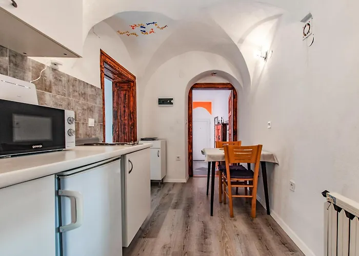 Way To The Castle * Lubiana