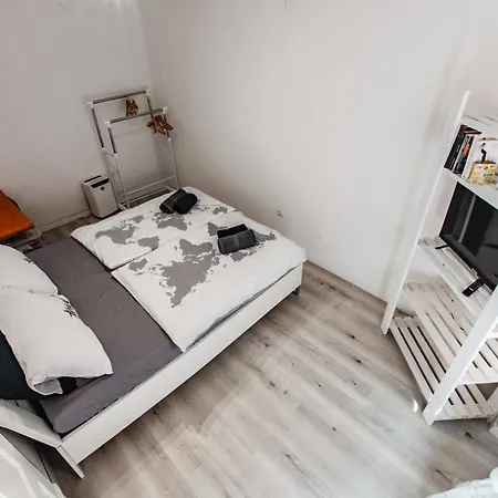 Way To The Castle * Lubiana