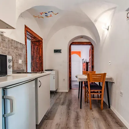 Way To The Castle * Lubiana