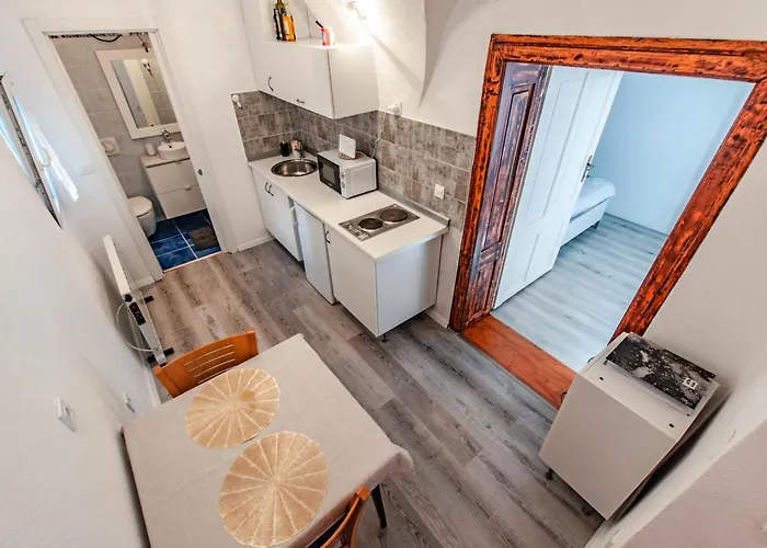 Апартаменты Way To The Castle *